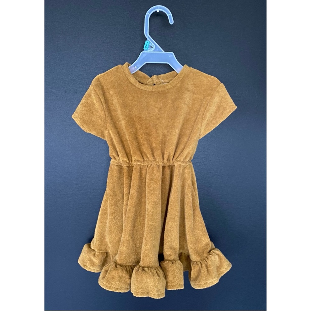 🍼 Gold Dress w/ Trim (& tights)